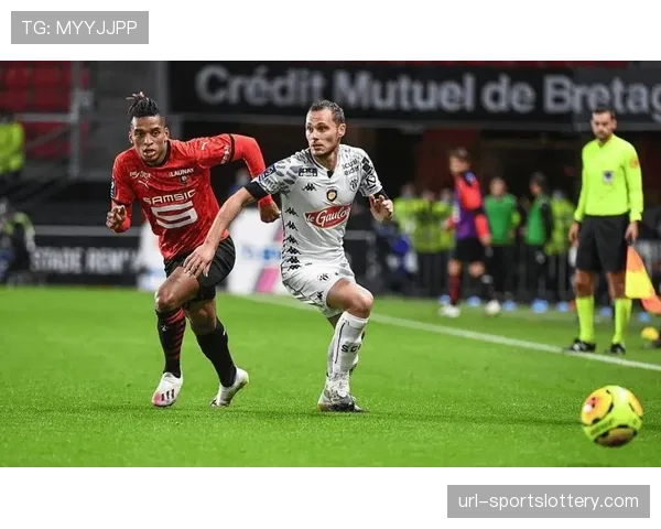 突发:马赛vs雷恩比赛因球迷向场内投掷烟火中断15分钟 突发:马赛vs雷恩比赛因球迷向场内投掷烟火中断15分钟