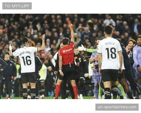 实时:贝林厄姆头球破门,皇马半场1-0领先巴塞罗那 实时:贝林厄姆头球破门,皇马半场1-0领先巴塞罗那