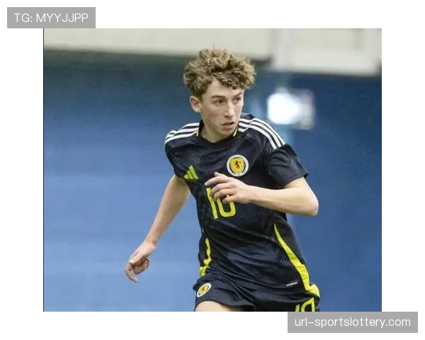 巴黎官方更新伤病情况：维蒂尼亚右脚跟炎症待评估